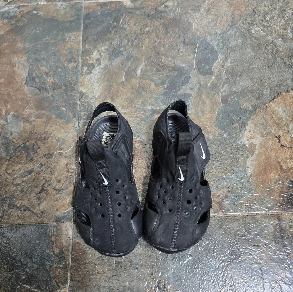Nike Sunday Protect 2 Children 6C Water Sandal Shoes Blacck